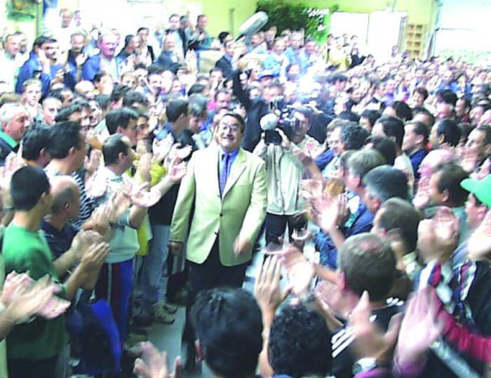 دومينيك سولار يستجيب إلى المناشدة ويسجل عودته ليعزز فريق Gautier في عام 1999