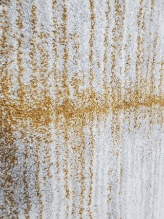 Split saffron rug